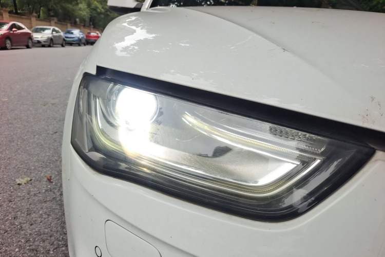 Used Audi A4L 2015 35 TFSI Millionth Anniversary Comfort Edition Right Front Headlight