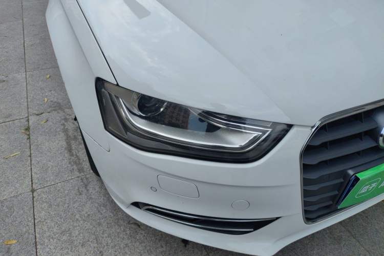 Used Audi A4L 2015 35 TFSI Automatic Standard Model Right Front Headlight