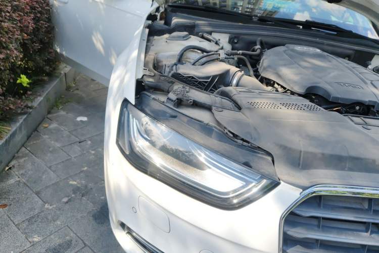 Used Audi A4L 2015 35 TFSI Automatic Comfort Model Right Front Headlight