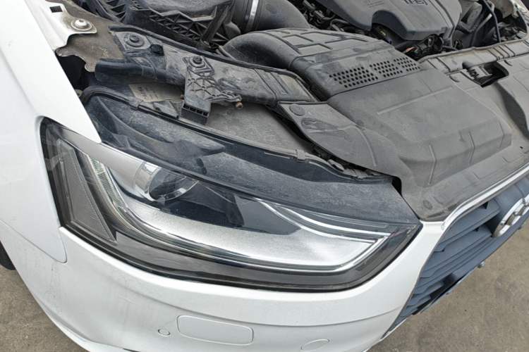 Used Audi A4L 2015 35 TFSI Automatic Standard Model Right Front Headlight