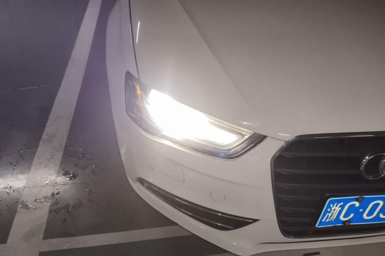 Used Audi A4L 2015 35 TFSI Automatic Comfort Model Right Front Headlight