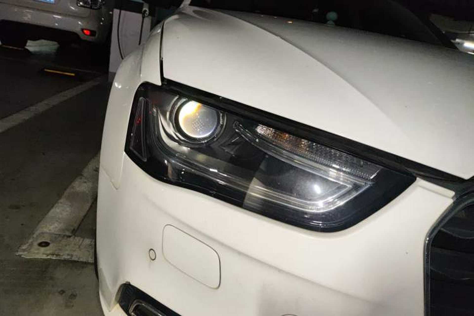Used Audi A4L 2015 35 TFSI Automatic Comfort Model Right Front Headlight