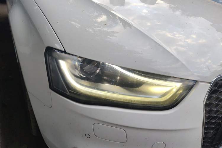Used Audi A4L 2015 35 TFSI Automatic Standard Model Right Front Headlight