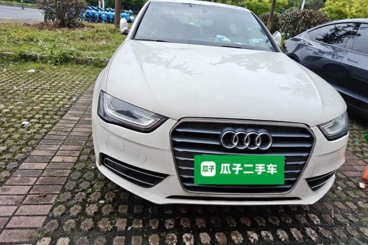 Used Audi A4L 2015 35 TFSI Automatic Comfort Model Right Front Headlight