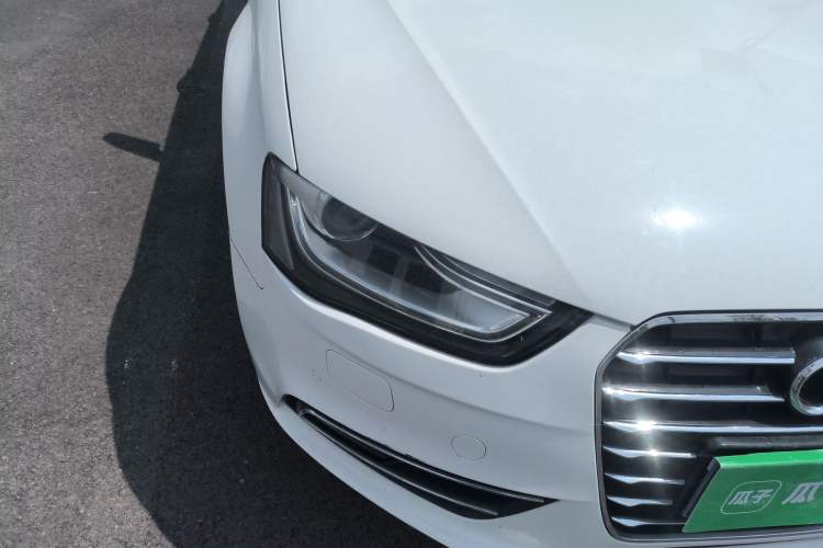 Used Audi A4L 2015 35 TFSI Automatic Comfort Model Right Front Headlight