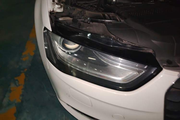 Used Audi A4L 2015 35 TFSI Automatic Comfort Model Right Front Headlight