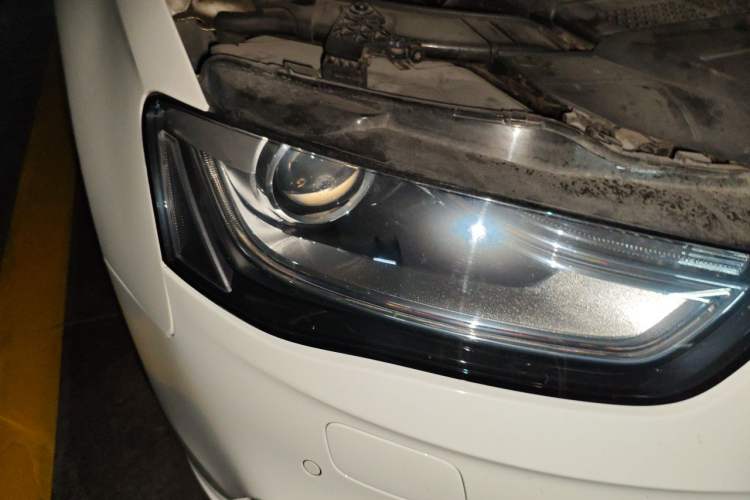Used Audi A4L 2015 35 TFSI Automatic Comfort Model Right Front Headlight