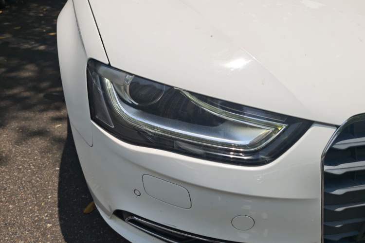 Used Audi A4L 2015 35 TFSI Automatic Standard Model Right Front Headlight
