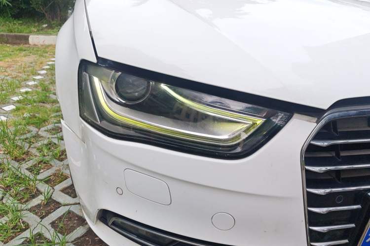 Used Audi A4L 2015 35 TFSI Automatic Standard Model Right Front Headlight