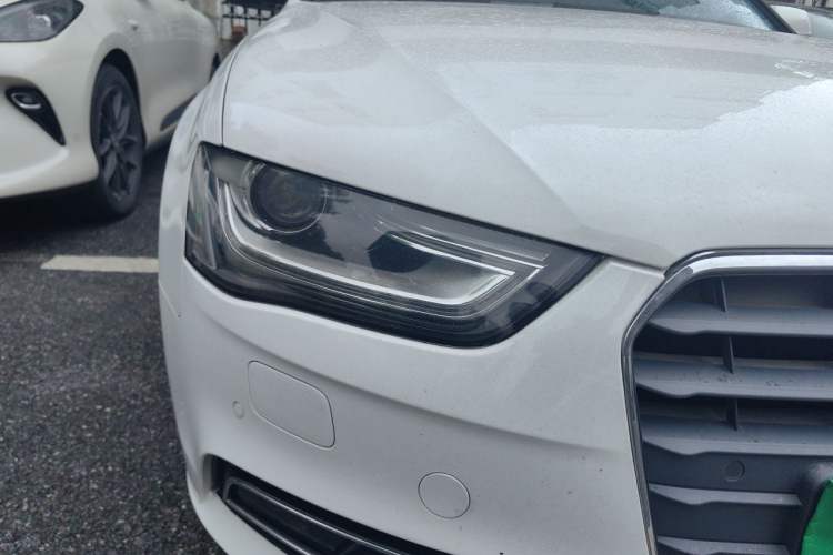 Used Audi A4L 2015 35 TFSI Automatic Standard Model Right Front Headlight