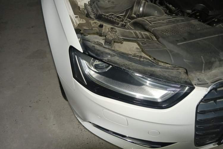 Used Audi A4L 2015 35 TFSI Automatic Comfort Model Right Front Headlight