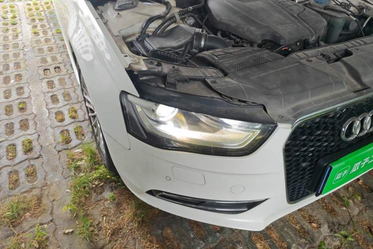 Used Audi A4L 2015 35 TFSI Automatic Comfort Model Right Front Headlight