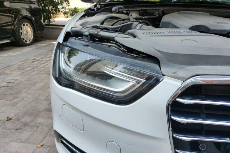 Used Audi A4L 2015 35 TFSI Automatic Standard Model Right Front Headlight