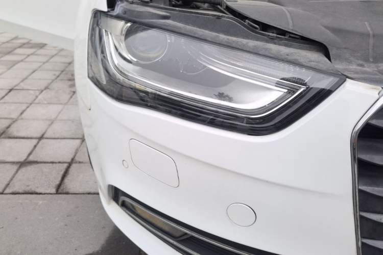 Used Audi A4L 2015 35 TFSI Automatic Comfort Model Right Front Headlight