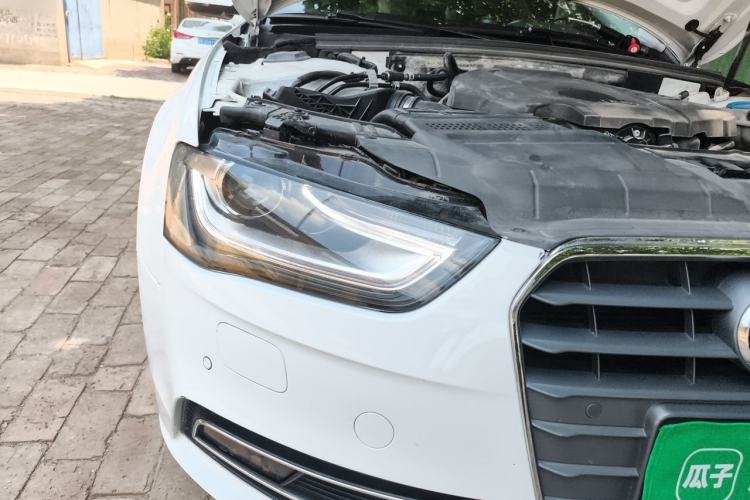 Used Audi A4L 2015 35 TFSI Automatic Comfort Model Right Front Headlight