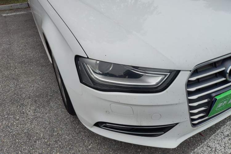 Used Audi A4L 2015 35 TFSI Automatic Comfort Model Right Front Headlight