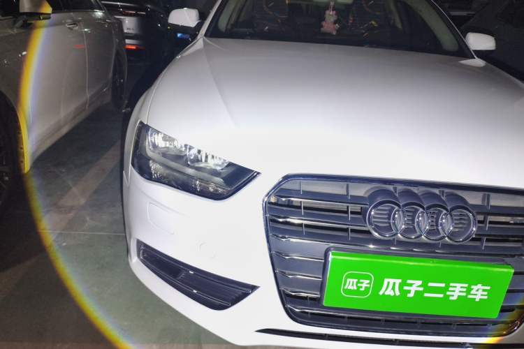 Used Audi A4L  Right Front Headlight