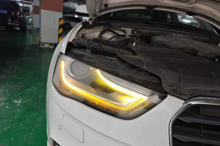 Used Audi A4L 2015 35 TFSI Automatic Comfort Model Right Front Headlight