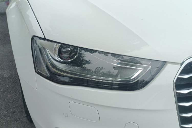Used Audi A4L 2015 35 TFSI Automatic Standard Model Right Front Headlight