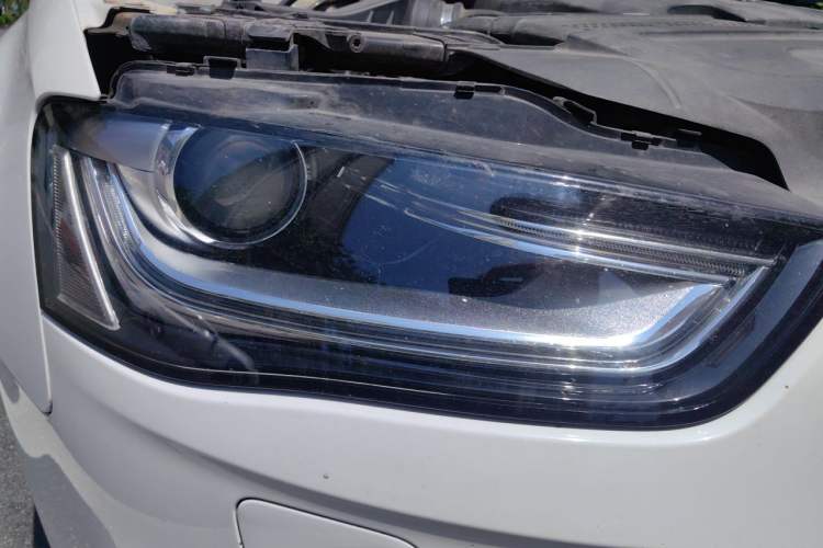 Used Audi A4L 2015 35 TFSI Automatic Comfort Model Right Front Headlight