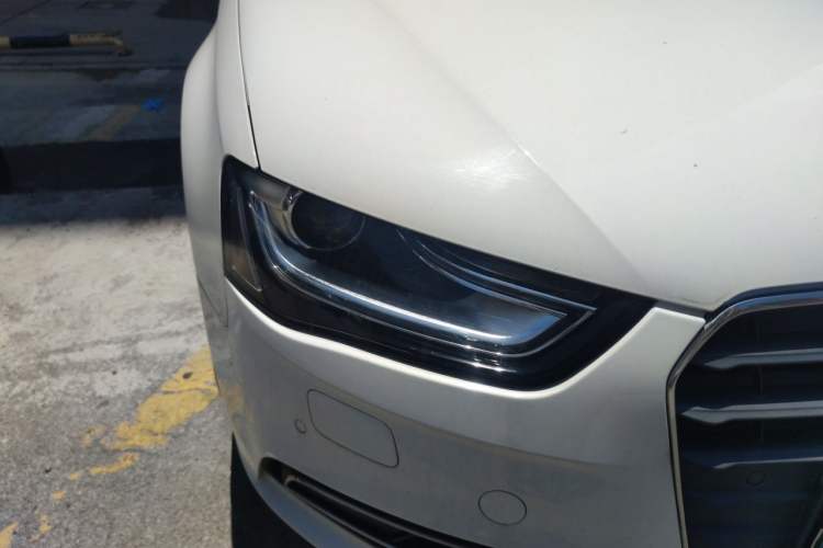 Used Audi A4L 2015 35 TFSI Automatic Comfort Model Right Front Headlight