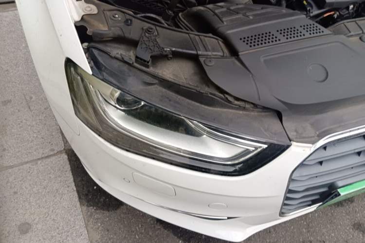 Used Audi A4L 2015 35 TFSI Automatic Comfort Model Right Front Headlight