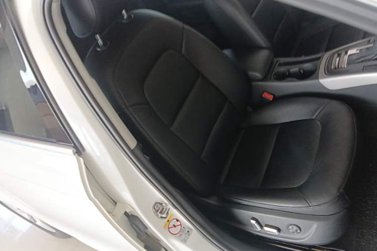 Used Audi A4L 2015 30 TFSI Automatic Comfort Model Right Front Seat