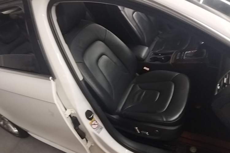 Used Audi A4L 2015 35 TFSI Automatic Comfort Model Right Front Seat