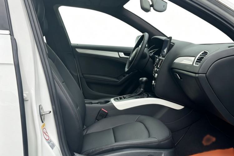 Used Audi A4L 2015 45 TFSI quattro Individual Sport Edition Right Front Seat