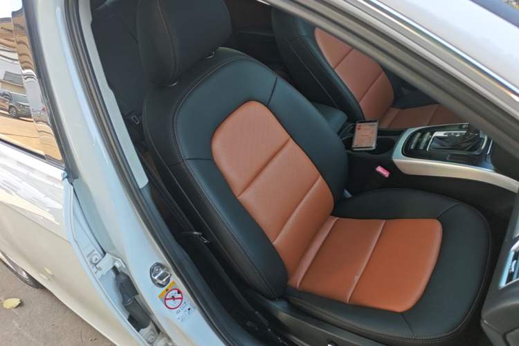 Used Audi A4L 2015 45 TFSI quattro Individual Sport Edition Right Front Seat