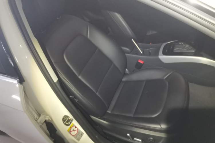 Used Audi A4L 2015 45 TFSI quattro Individual Sport Edition Right Front Seat