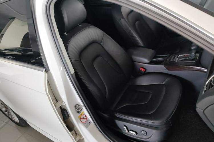 Used Audi A4L 2015 35 TFSI Automatic Comfort Model Right Front Seat