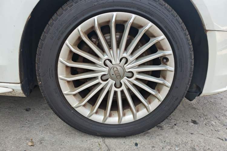 Used Audi A4L 2015 35 TFSI Automatic Comfort Model Right Front Wheel Hub