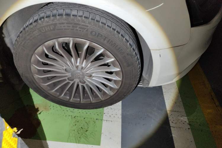 Used Audi A4L 2015 35 TFSI Automatic Technology Model Right Front Wheel Hub