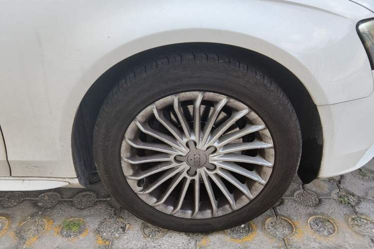 Used Audi A4L 2015 35 TFSI Automatic Comfort Model Right Front Wheel Hub