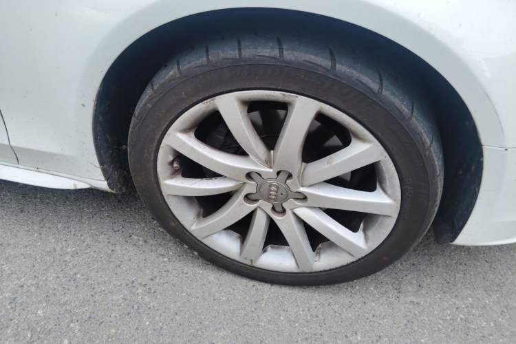 Used Audi A4L 2015 35 TFSI Automatic Comfort Model Right Front Wheel Hub