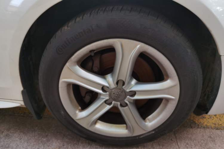 Used Audi A4L 2015 45 TFSI quattro Individual Sport Edition Right Front Wheel Hub