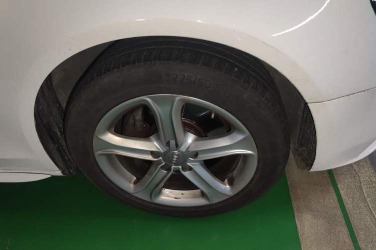 Used Audi A4L 2015 45 TFSI quattro Individual Sport Edition Right Front Wheel Hub