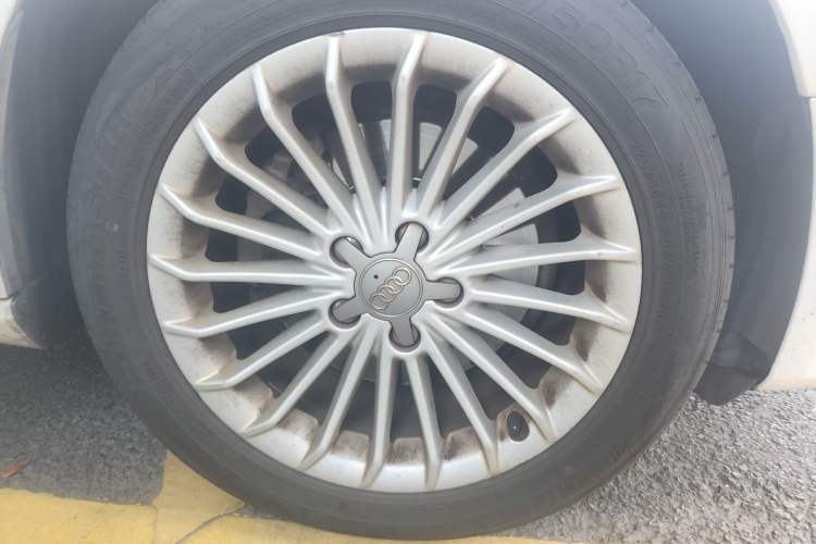 Used Audi A4L 2015 35 TFSI Automatic Comfort Model Right Front Wheel Hub