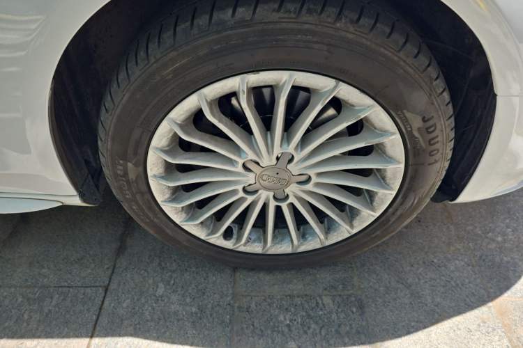Used Audi A4L 2015 35 TFSI Automatic Technology Model Right Front Wheel Hub
