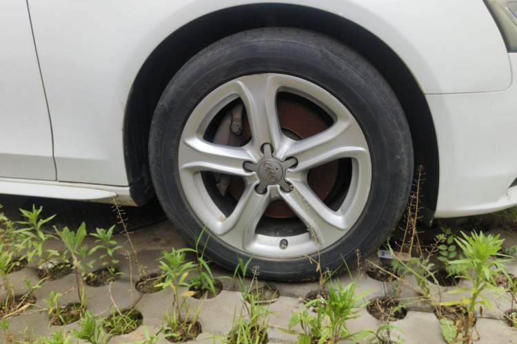 Used Audi A4L 2015 45 TFSI quattro Individual Sport Edition Right Front Wheel Hub