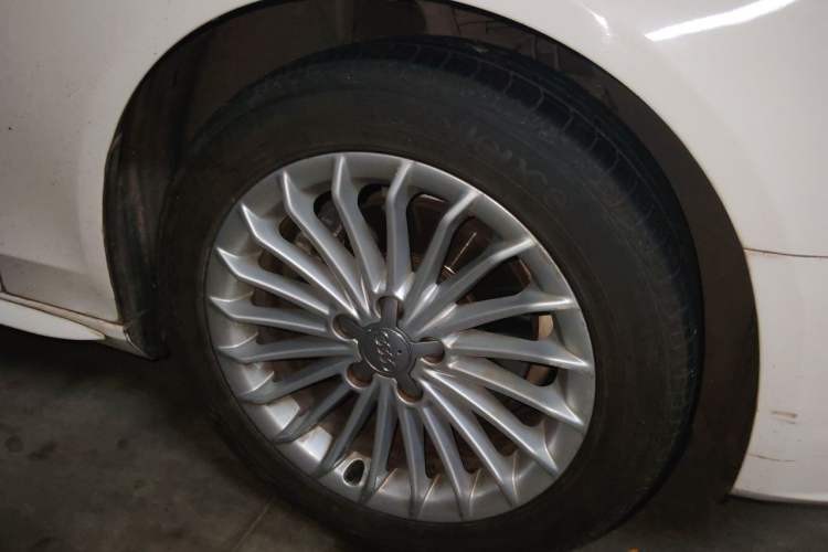 Used Audi A4L 2015 35 TFSI Automatic Technology Model Right Front Wheel Hub