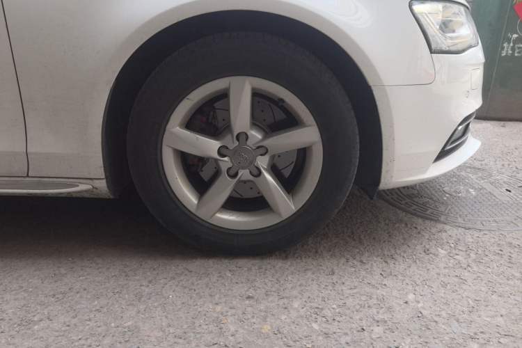 Used Audi A4L 2015 35 TFSI Automatic Standard Model Right Front Wheel Hub