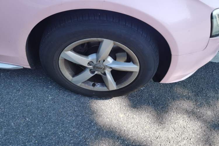 Used Audi A4L 2015 35 TFSI Automatic Standard Model Right Front Wheel Hub