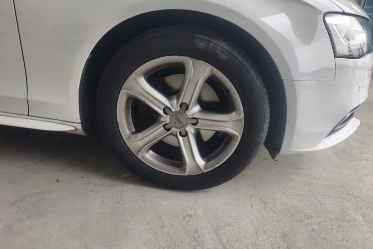 Used Audi A4L 2015 35 TFSI Automatic Comfort Model Right Front Wheel Hub