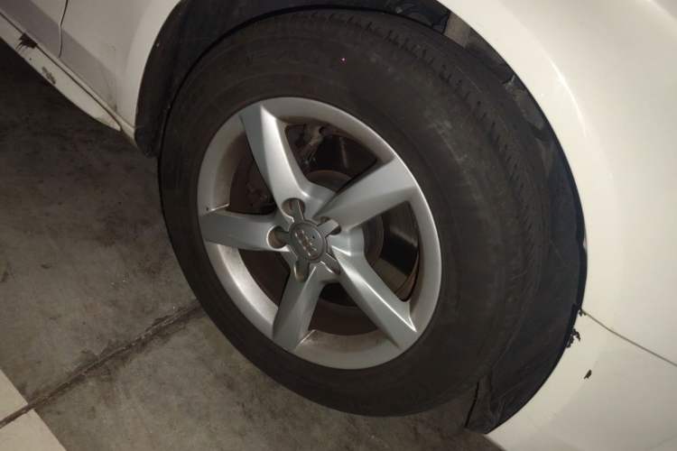 Used Audi A4L 2015 35 TFSI Automatic Standard Model Right Front Wheel Hub