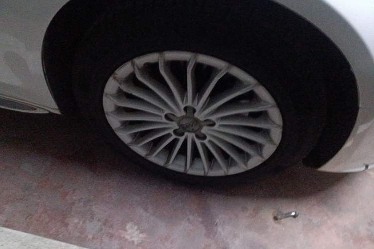 Used Audi A4L 2015 35 TFSI Automatic Comfort Model Right Front Wheel Hub