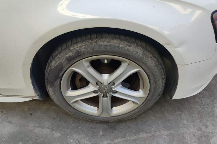 Used Audi A4L 2015 35 TFSI Automatic Standard Model Right Front Wheel Hub