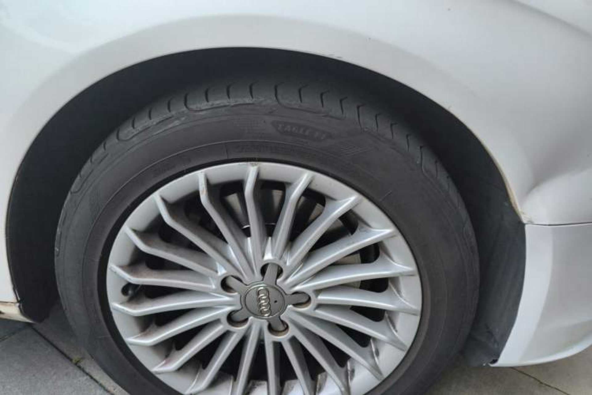 Used Audi A4L 2015 35 TFSI Automatic Comfort Model Right Front Wheel Hub