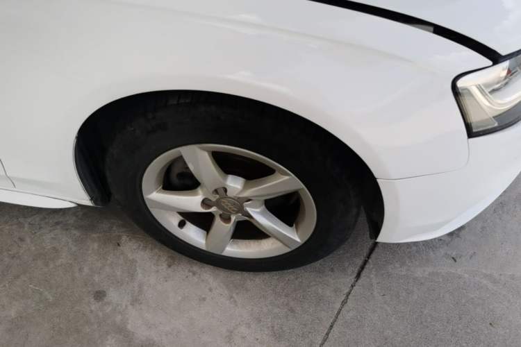 Used Audi A4L 2015 35 TFSI Automatic Standard Model Right Front Wheel Hub